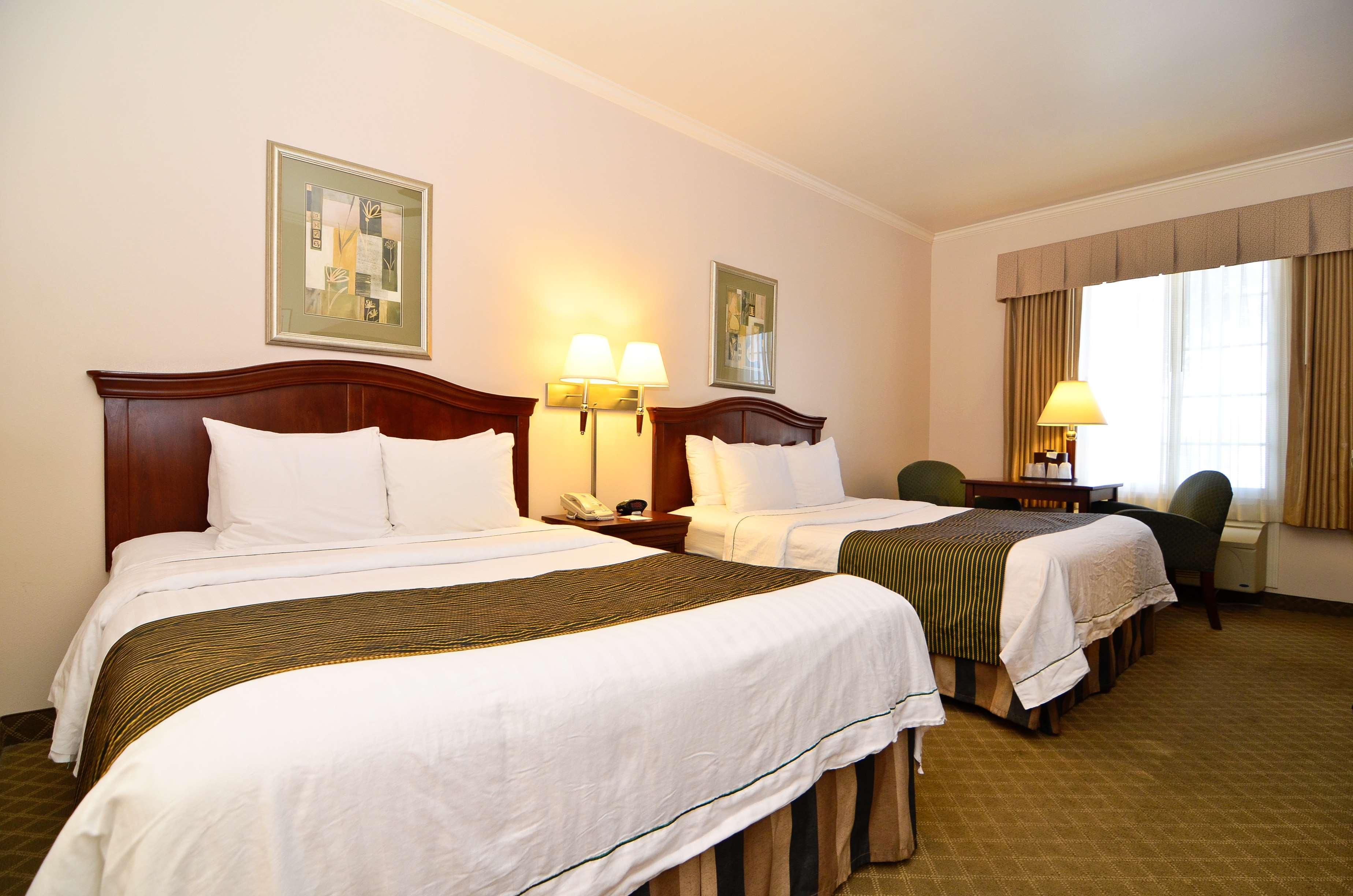 Best Western Plus Country Park Hotel Tehachapi Habitación foto