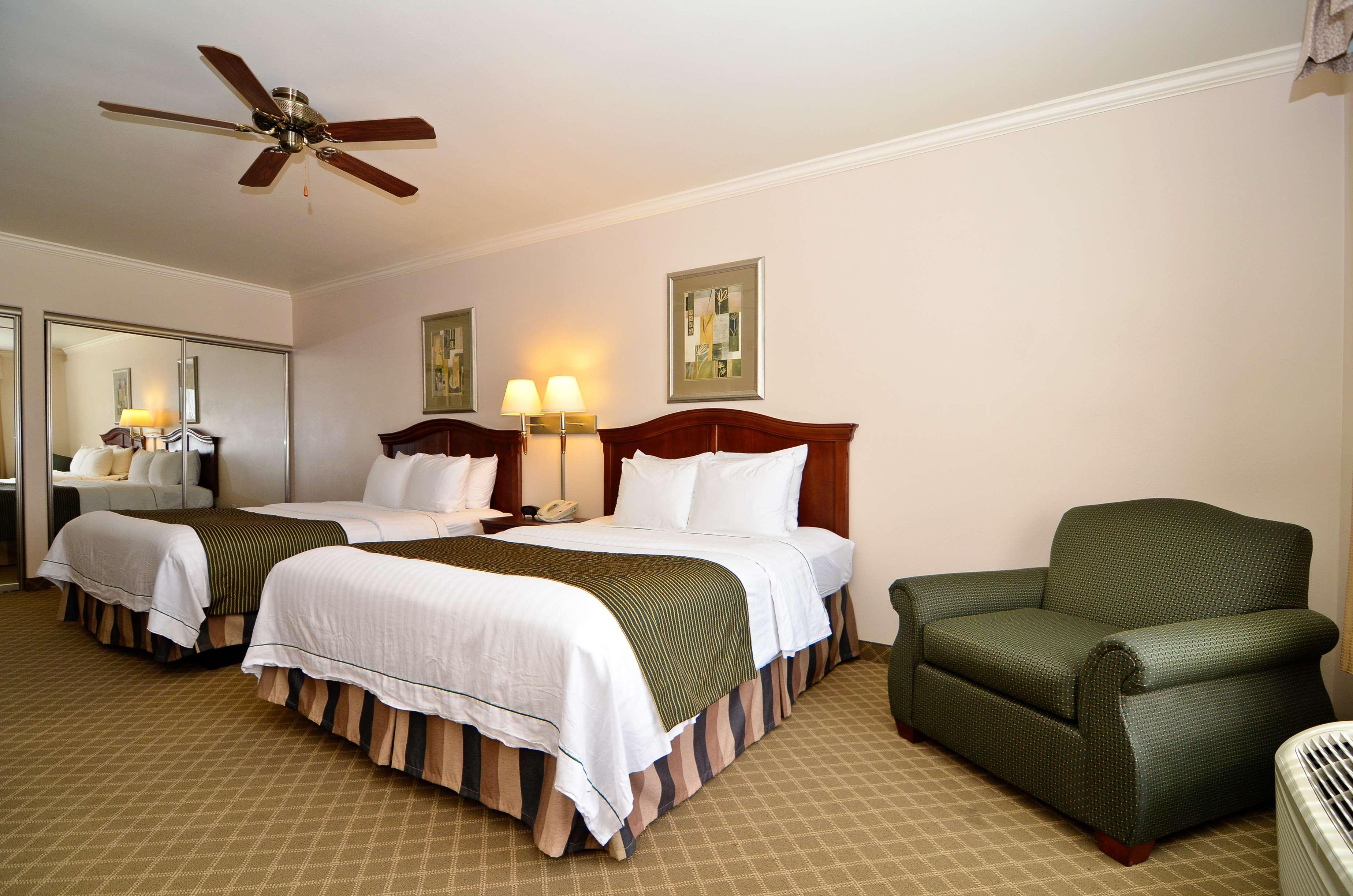 Best Western Plus Country Park Hotel Tehachapi Habitación foto