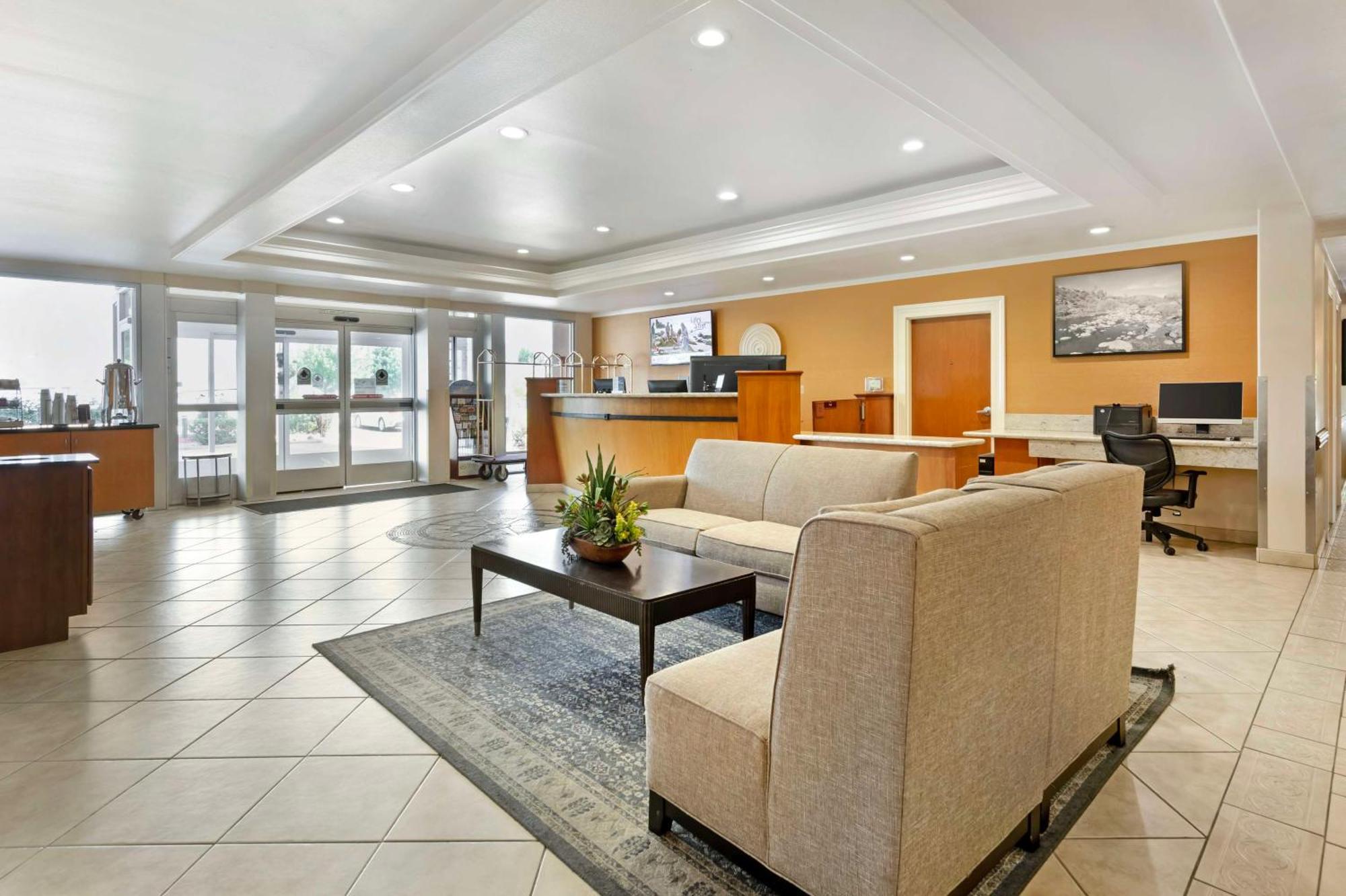 Best Western Plus Country Park Hotel Tehachapi Exterior foto