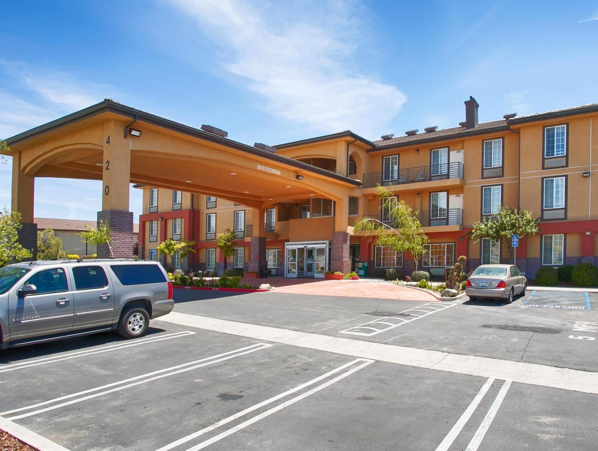 Best Western Plus Country Park Hotel Tehachapi Exterior foto